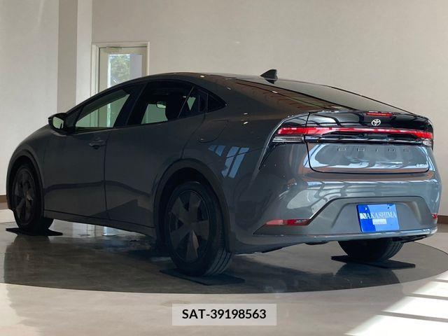Toyota PRIUS 2023-05 386549-2