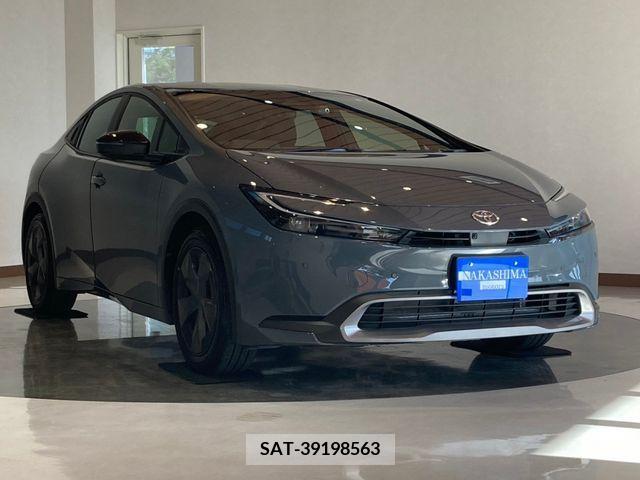 Toyota PRIUS 2023-05 386549-6
