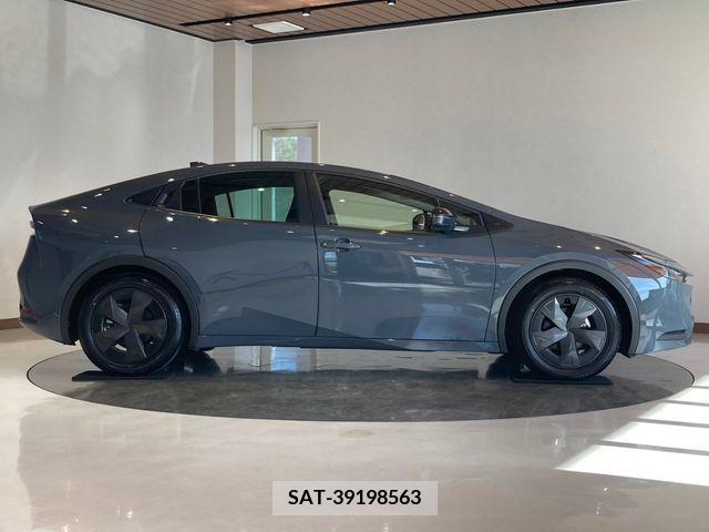Toyota PRIUS 2023-05 386549-5