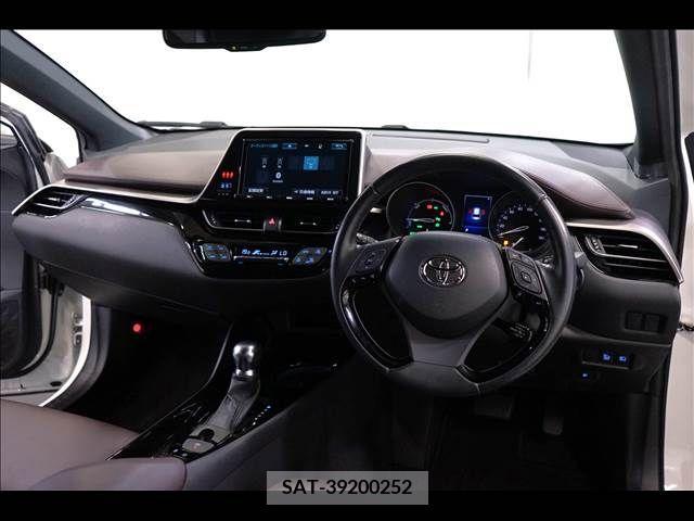 Toyota C-HR 2017-11 386828-1