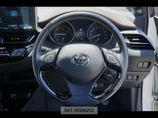 Toyota C-HR 2017-11 386828-9