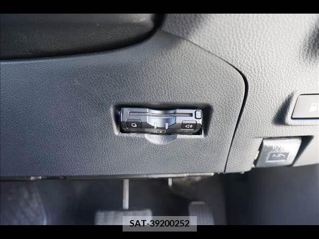Toyota C-HR 2017-11 386828-6
