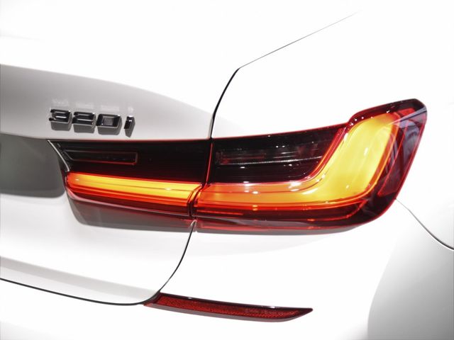 Bmw 3 SERIES 2019-05 2186-6