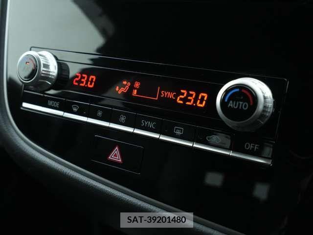 Mitsubishi OUTLANDER PHEV 2021-06 332054-12