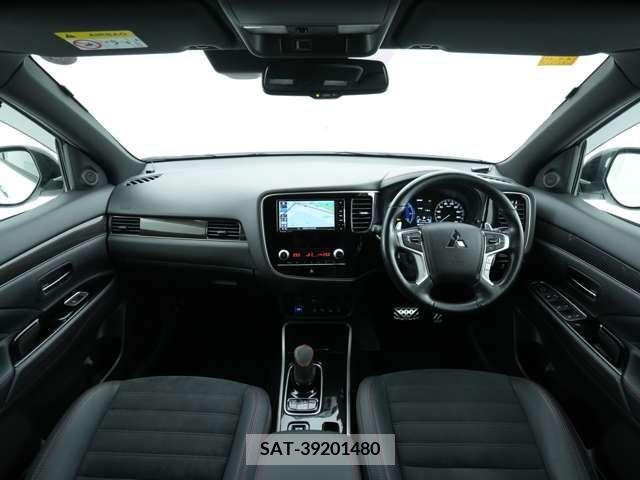 Mitsubishi OUTLANDER PHEV 2021-06 332054-3