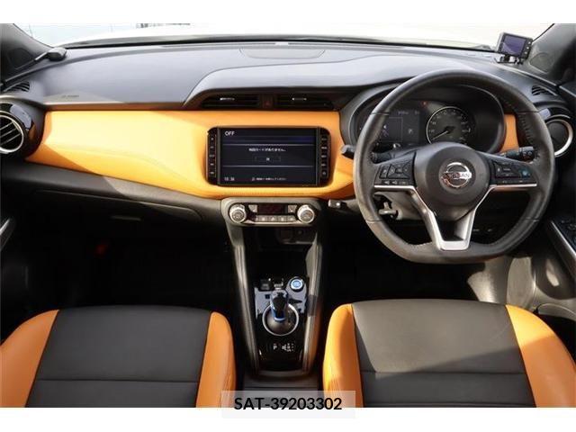 Nissan KICKS 2020-08 206882-3
