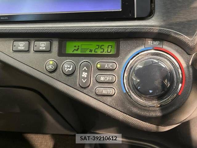 Toyota AQUA 2013-07 313989-3