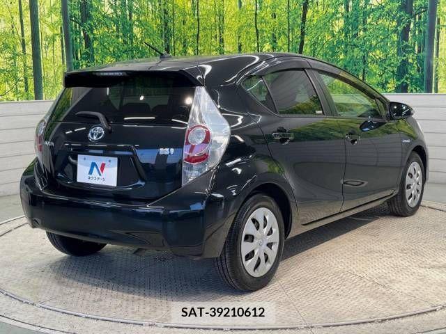 Toyota AQUA 2013-07 313989-17