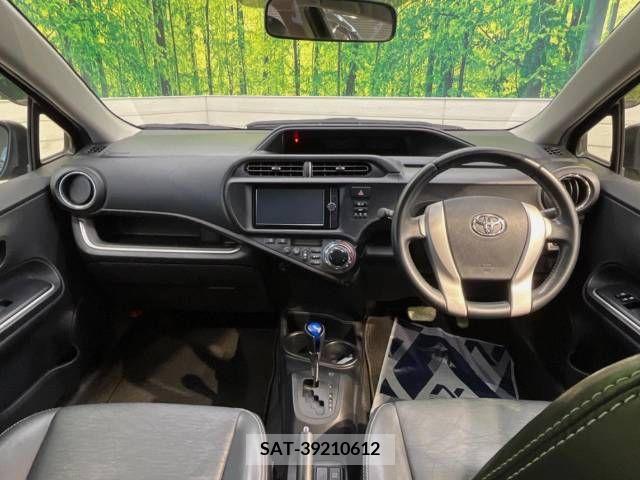 Toyota AQUA 2013-07 313989-1