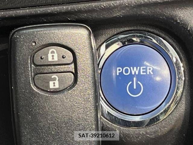 Toyota AQUA 2013-07 313989-7