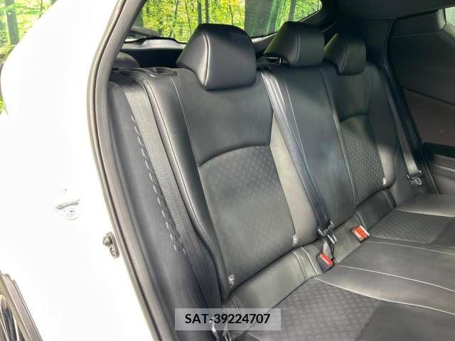 Toyota C-HR 2017-05 294984-9