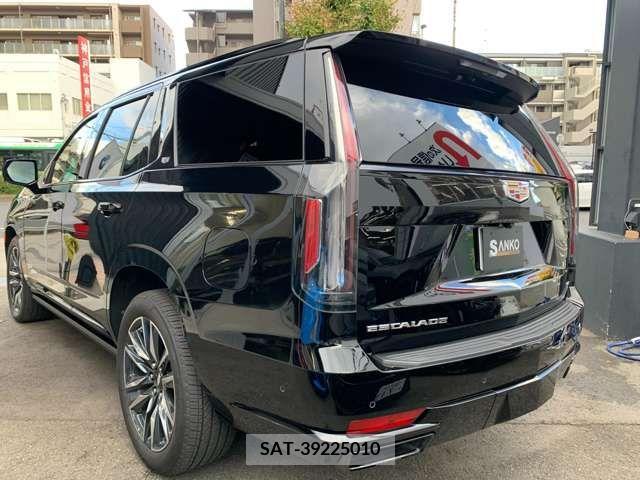 Cadillac ESCALADE 2022-12 224436-11