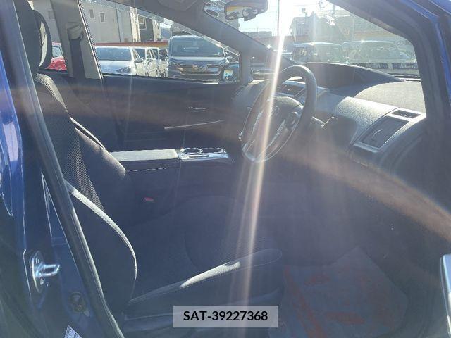 Toyota PRIUS ALPHA 2015-03 372231-4