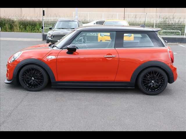 Bmw MINI 2018-04 10152-15