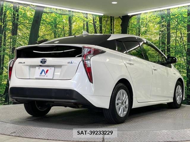 Toyota PRIUS 2016-01 282190-17