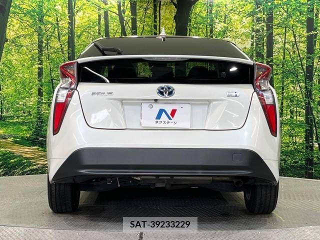 Toyota PRIUS 2016-01 282190-15