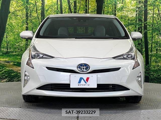 Toyota PRIUS 2016-01 282190-14