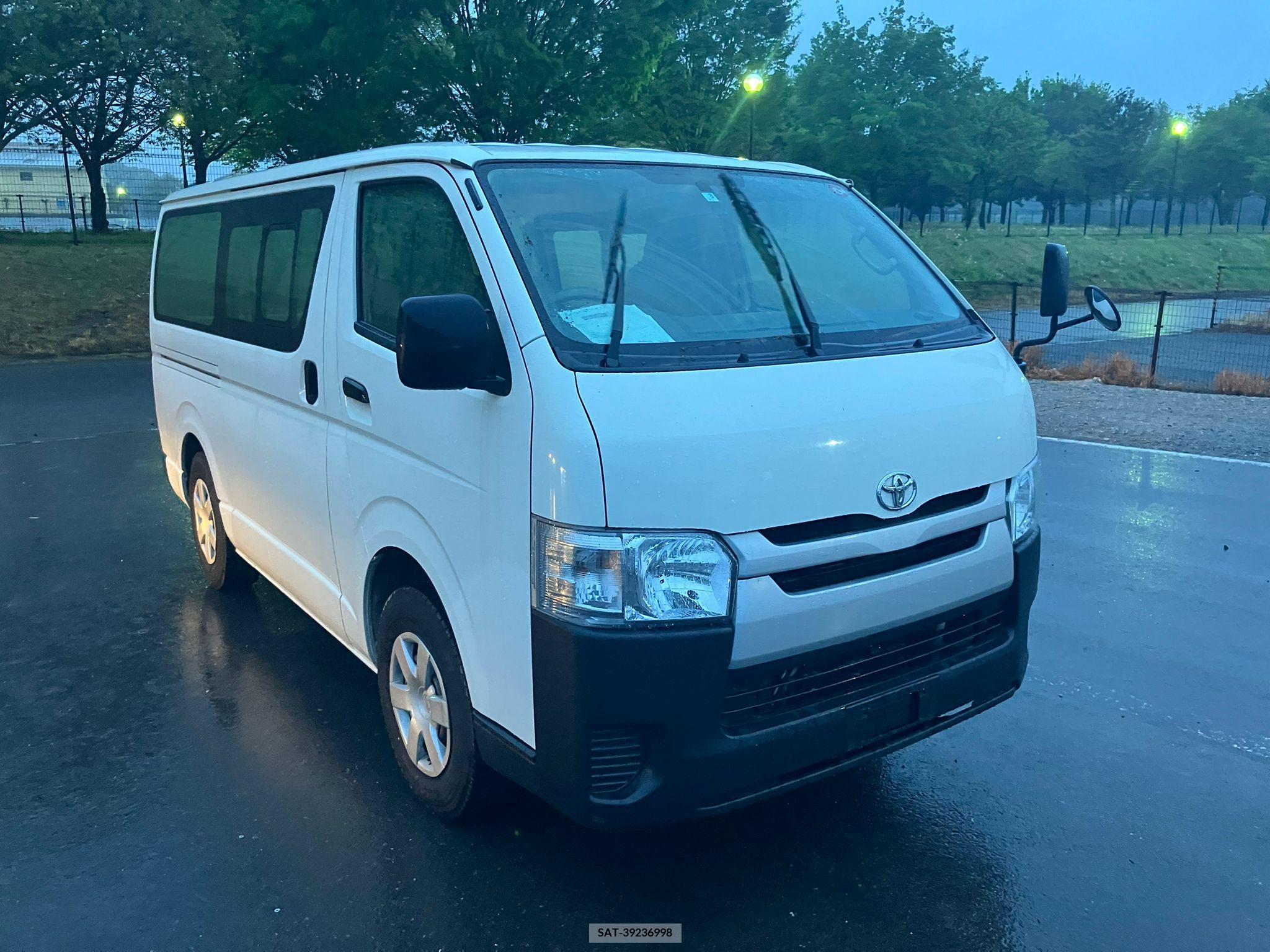 Toyota HIACE VAN 2017-03 258348-0