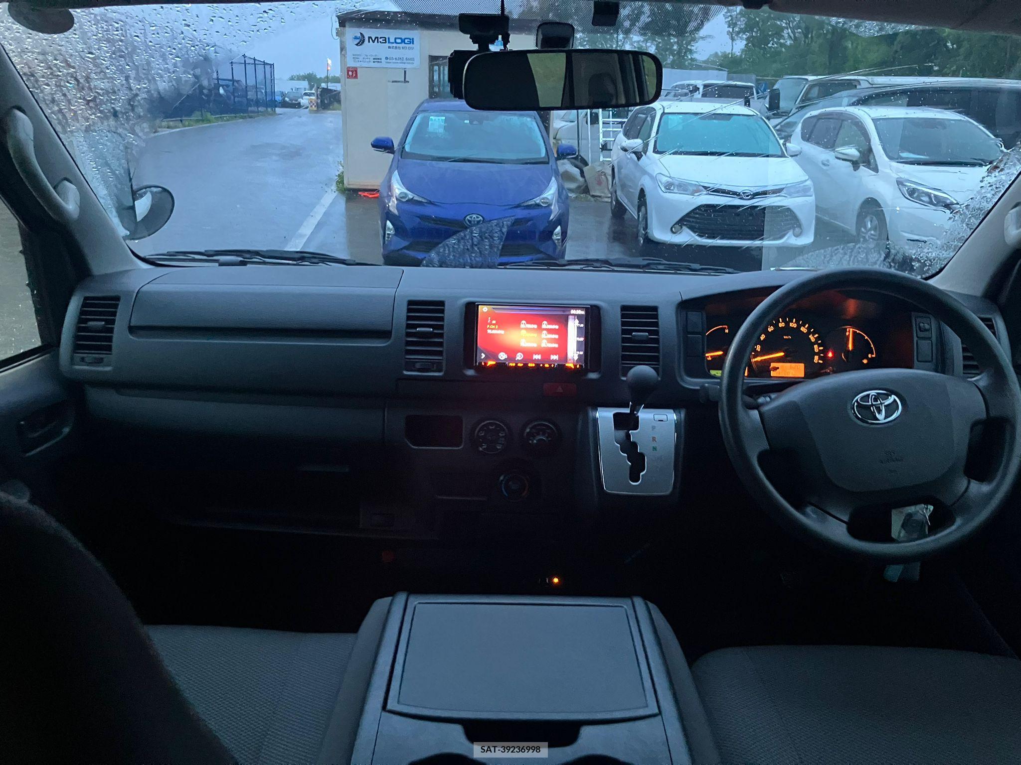 Toyota HIACE VAN 2017-03 258348-2