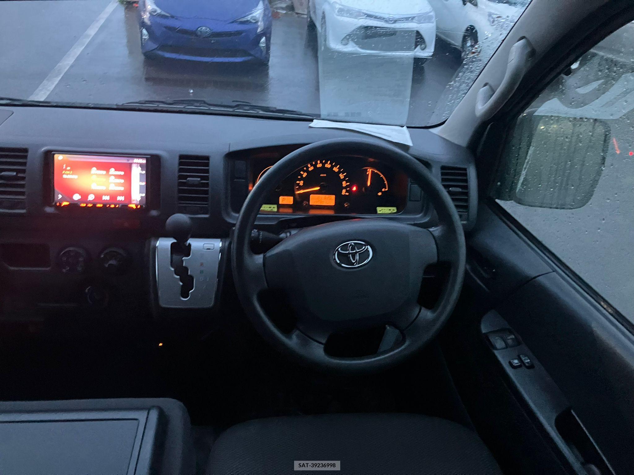 Toyota HIACE VAN 2017-03 258348-3