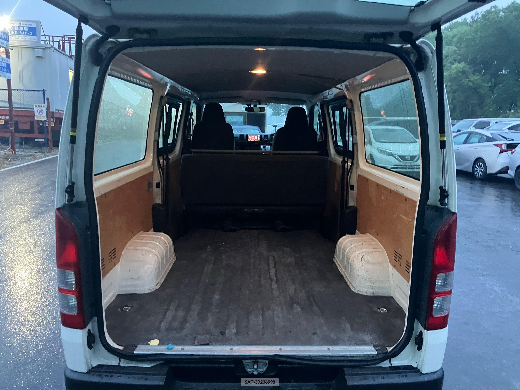 Toyota HIACE VAN 2017-03 258348-8