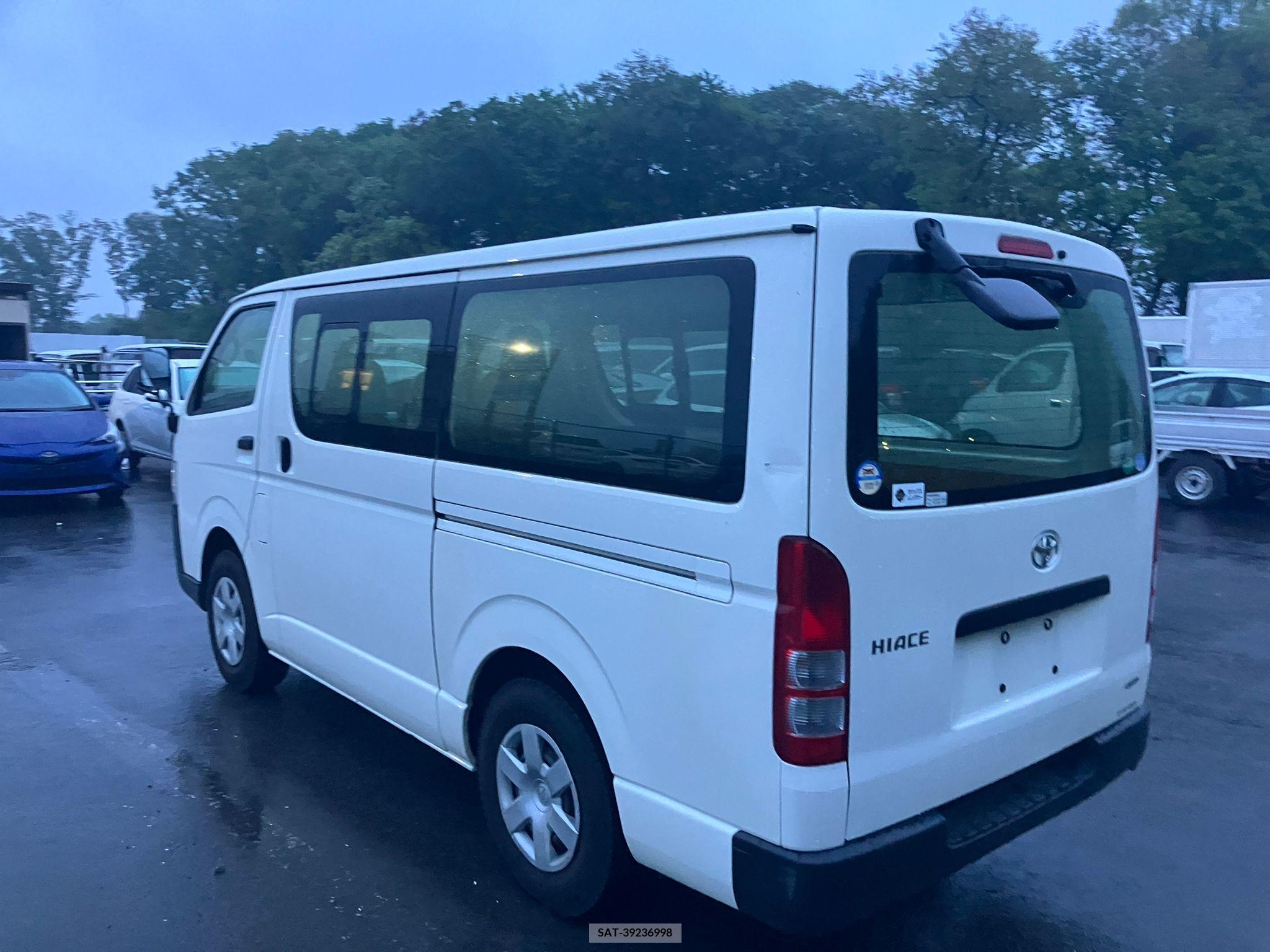 Toyota HIACE VAN 2017-03 258348-17