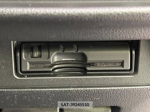 Nissan JUKE 2017-04 320513-6