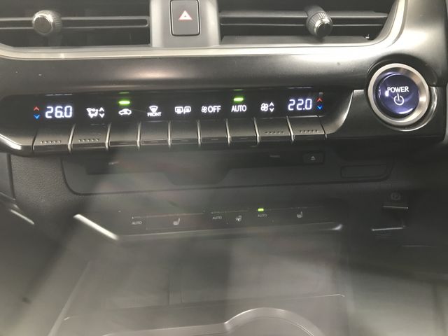 Lexus UX 2019-11 188611-24