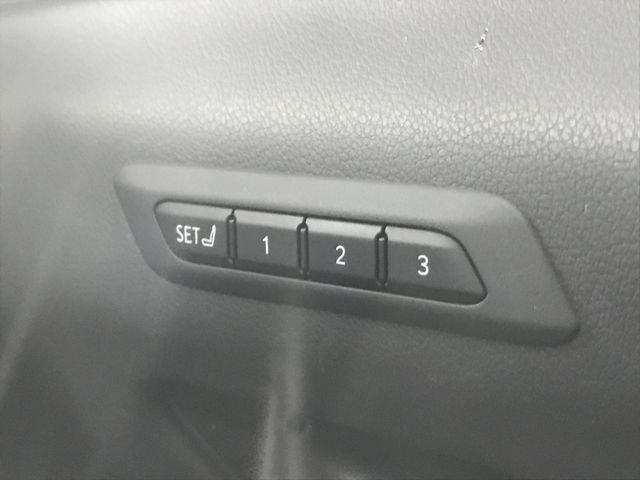 Lexus UX 2019-11 188611-17