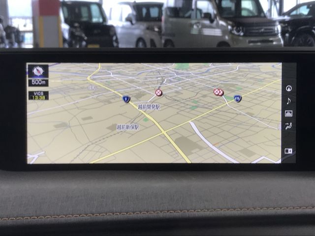 Lexus UX 2019-11 188611-2