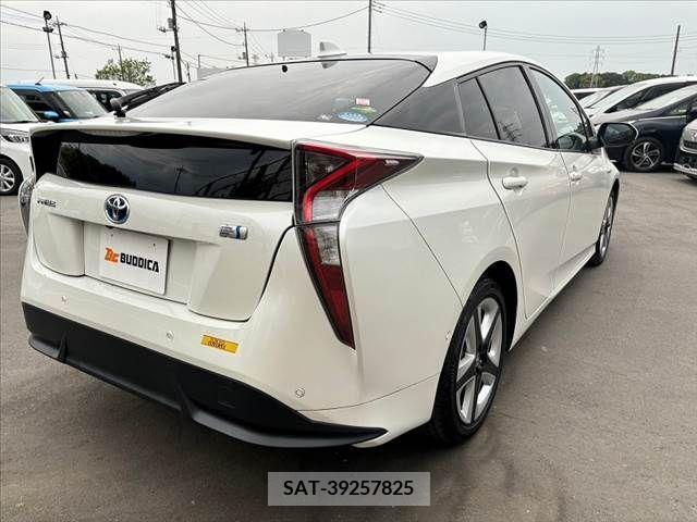 Toyota PRIUS 2015-12 281820-14