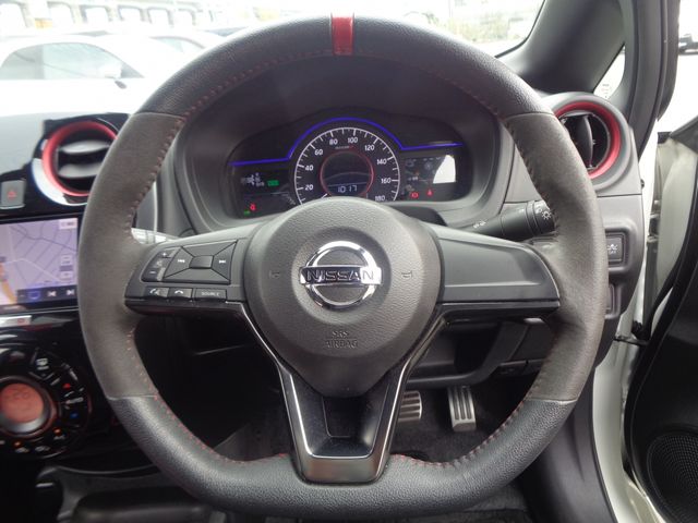 Nissan NOTE 2017-08 28015-21
