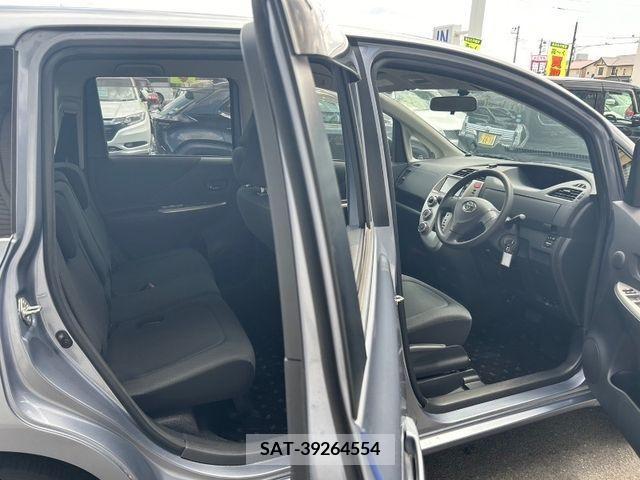 Toyota RACTIS 2010-06 366855-10