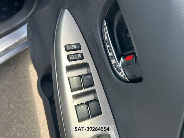 Toyota RACTIS 2010-06 366855-20