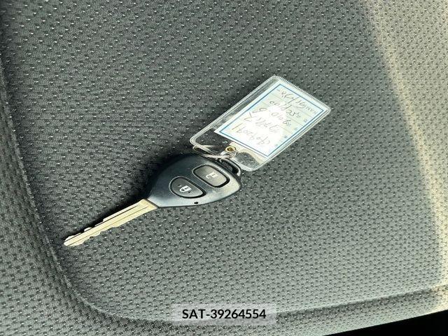 Toyota RACTIS 2010-06 366855-21