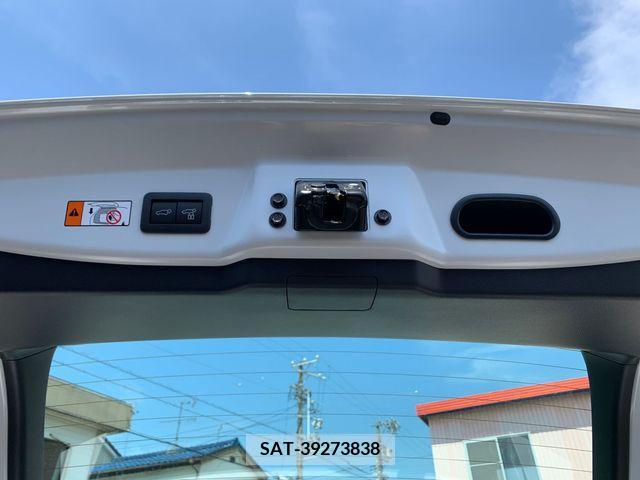 Toyota PRIUS 2023-11 246653-18