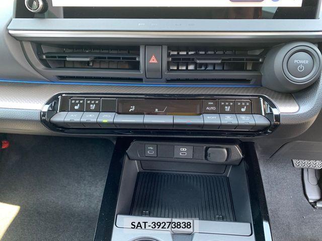 Toyota PRIUS 2023-11 246653-12