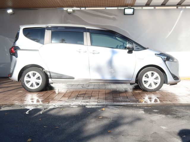 Toyota SIENTA 2018-12 188078-6