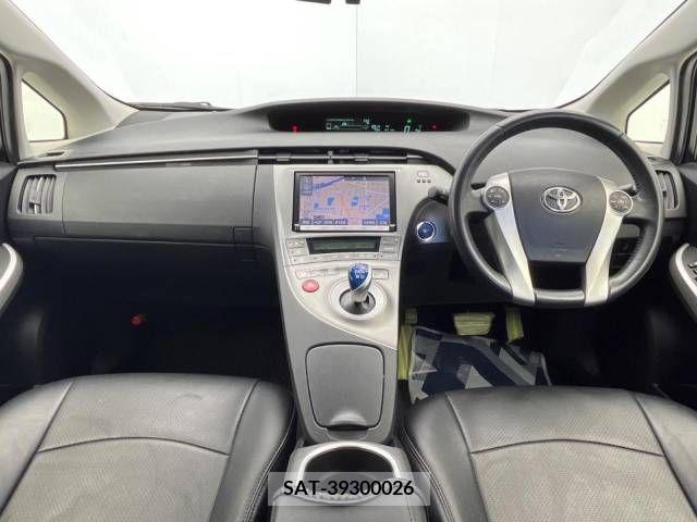 Toyota PRIUS 2015-04 322161-1