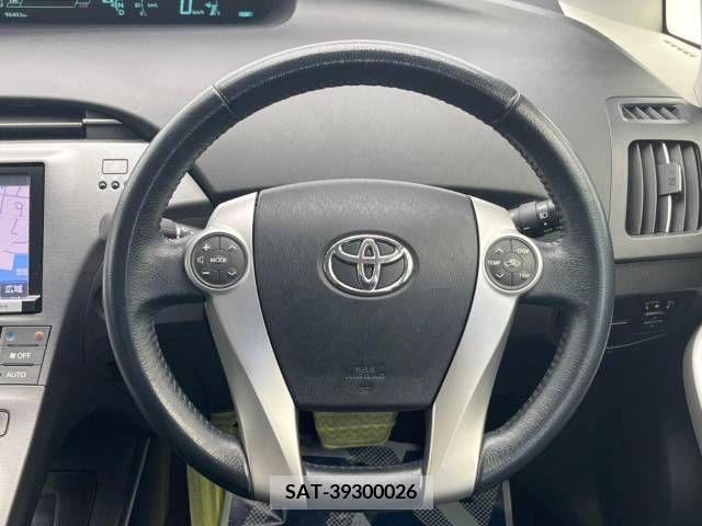 Toyota PRIUS 2015-04 322161-11