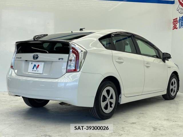 Toyota PRIUS 2015-04 322161-17