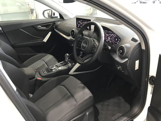 Audi Q2 2018-12 191470-11