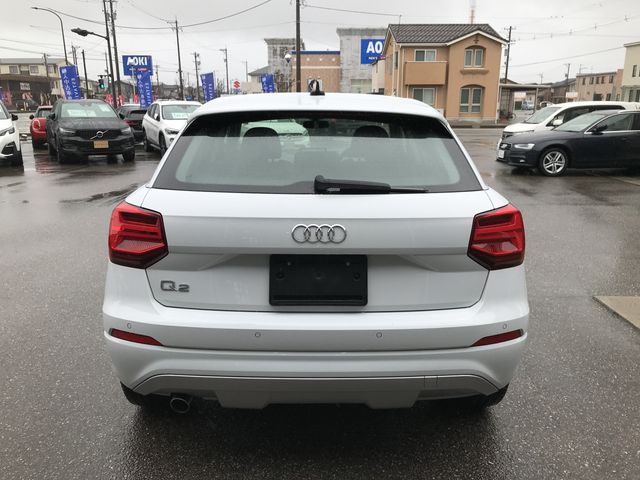 Audi Q2 2018-12 191470-7