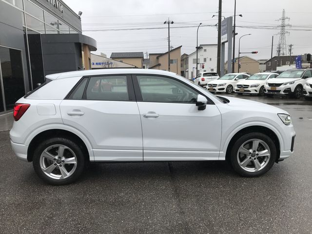 Audi Q2 2018-12 191470-5