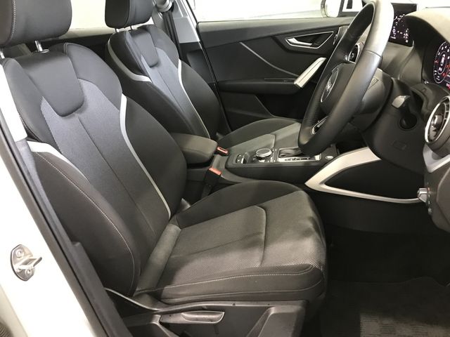 Audi Q2 2018-12 191470-10