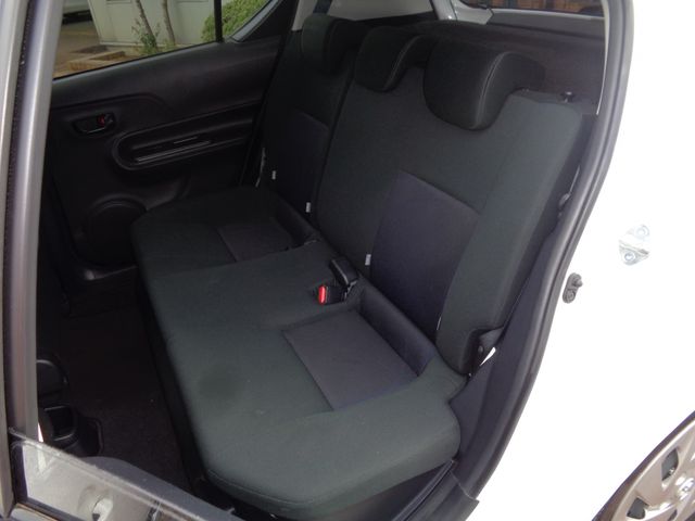 Toyota AQUA 2018-10 18406-10