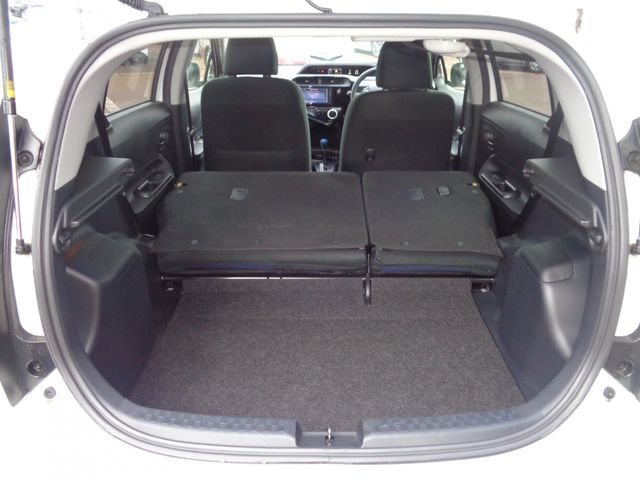 Toyota AQUA 2018-10 18406-22