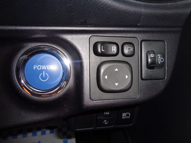 Toyota AQUA 2018-10 18406-16