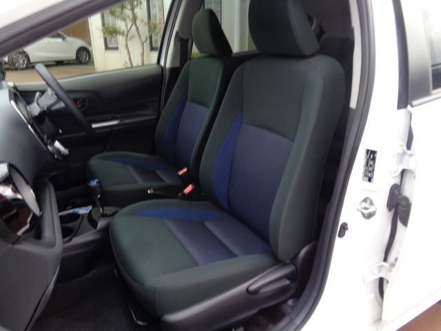 Toyota AQUA 2018-10 18406-8