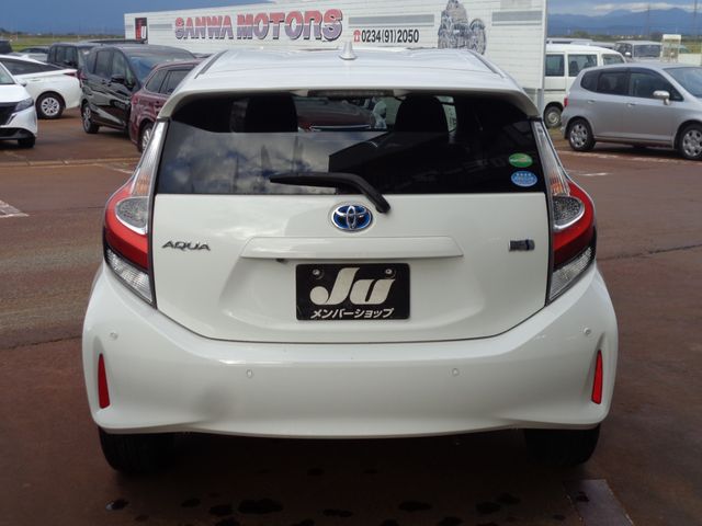 Toyota AQUA 2018-10 18406-6